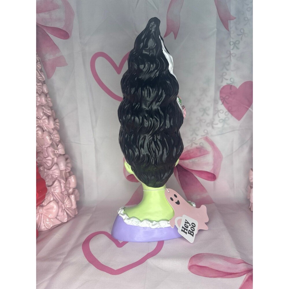 NEW Halloween/Summerween Bride Bust Decor - Picture 6 of 7